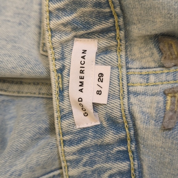 Good American Bombshell Raw Hem Exposed Button Shorts in Blue 687 Size 8/29 - Picture 9 of 11